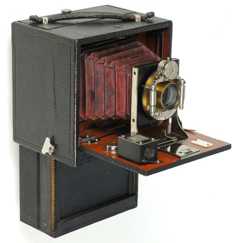 Pre-patent version of the Chase Folding Magazine Camera, c.1899
