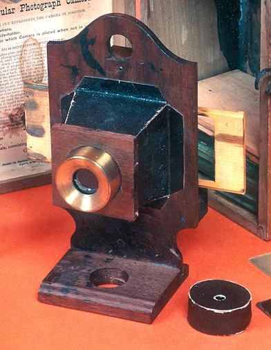 Herzog's 1876 Popular Photograph Camera.